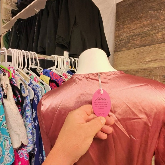 Adome Luxurious Pink Coral Satin Lace Robe - Picture 4 of 14